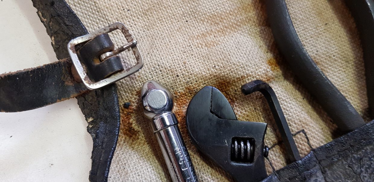 Jaguar E Type original tool kit